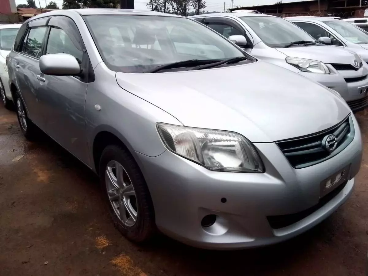 Toyota Fielder    - 2010