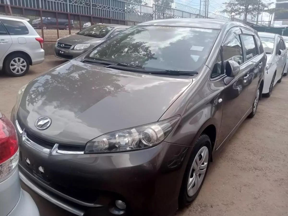 Toyota Wish   - 2010