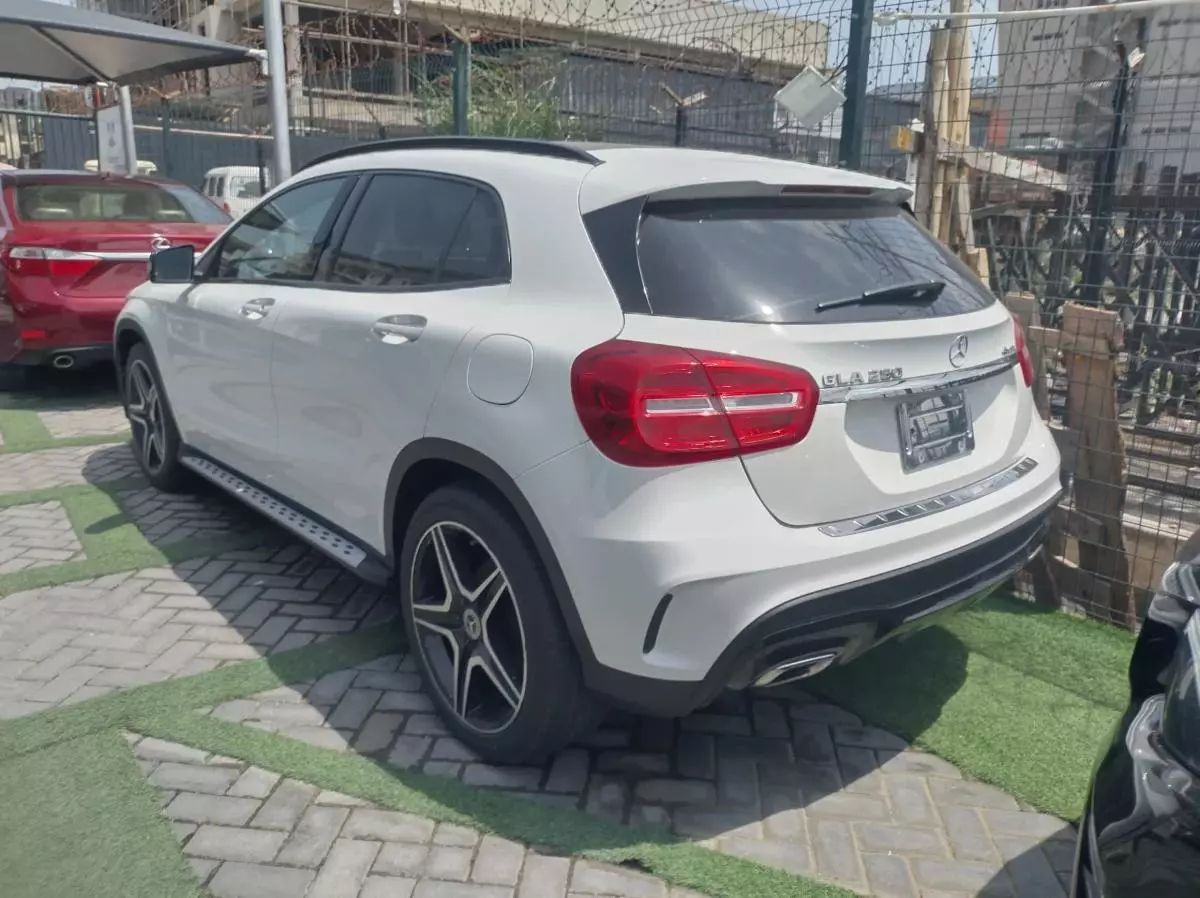 Mercedes-Benz GLA 250 - 2017