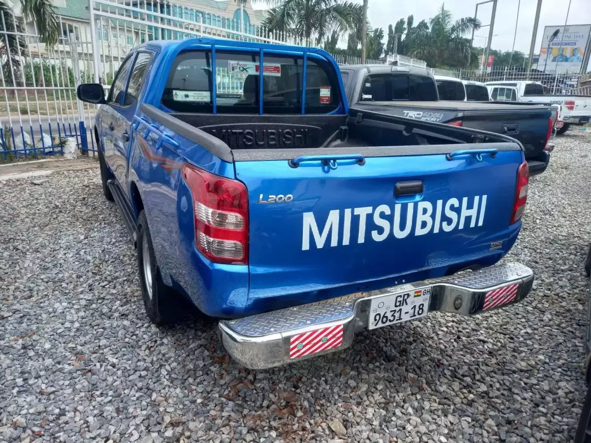 Mitsubishi L200   - 2017