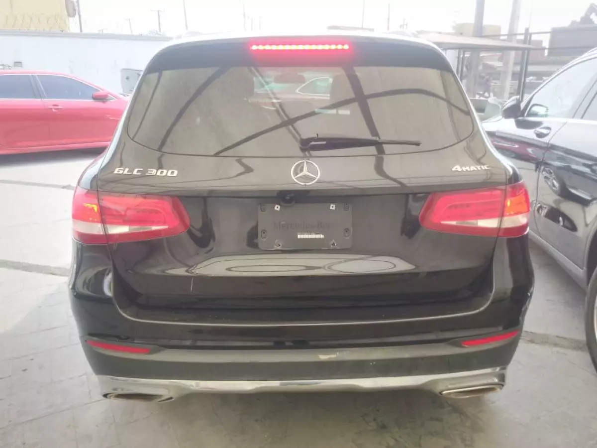 Mercedes-Benz GLC 300   - 2018