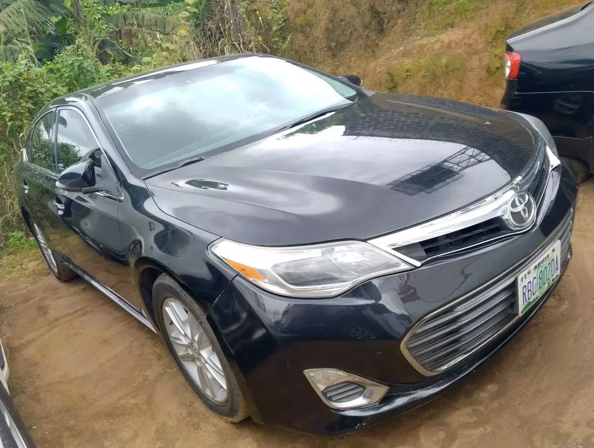 Toyota Avalon   - 2013