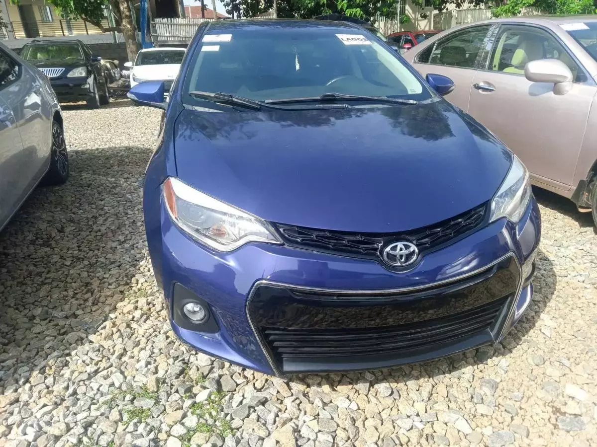 Toyota Corolla   - 2015