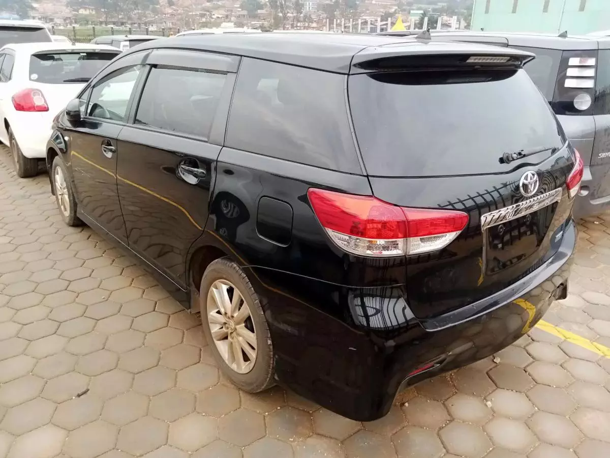 Toyota Wish   - 2010