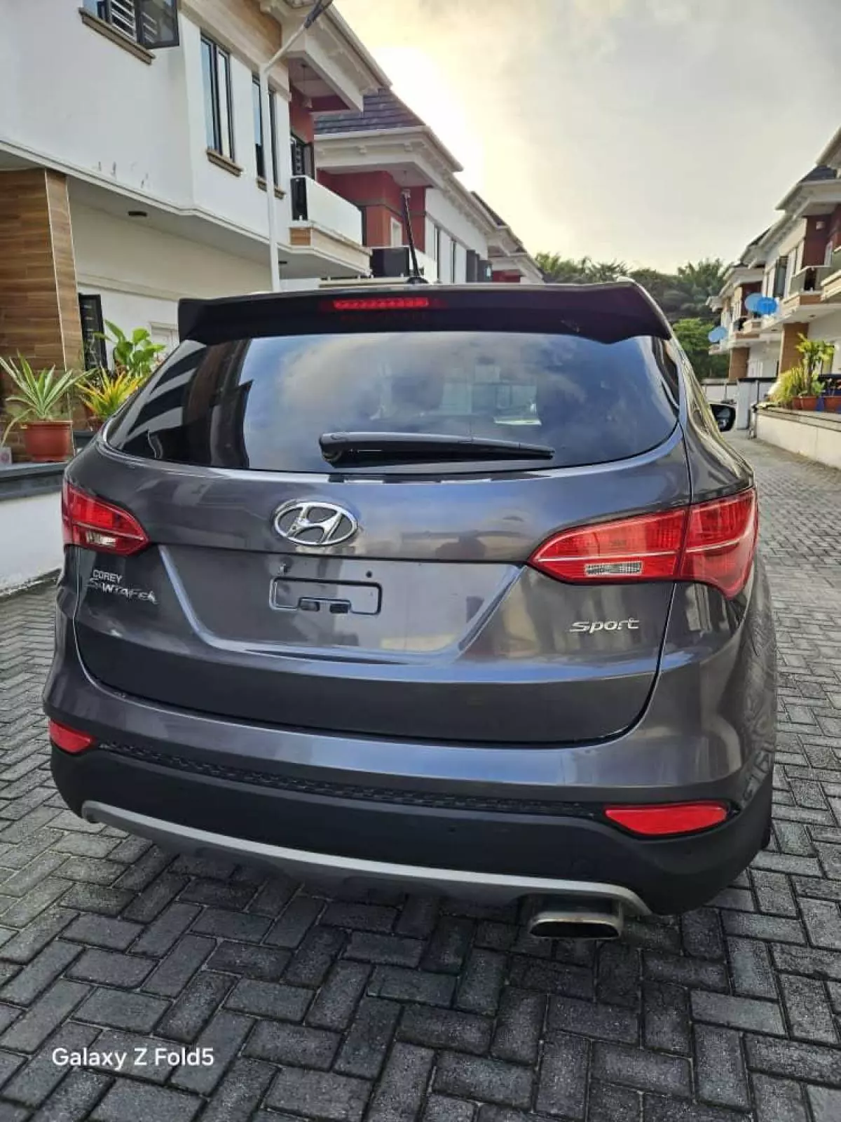 Hyundai Santa Fe   - 2015