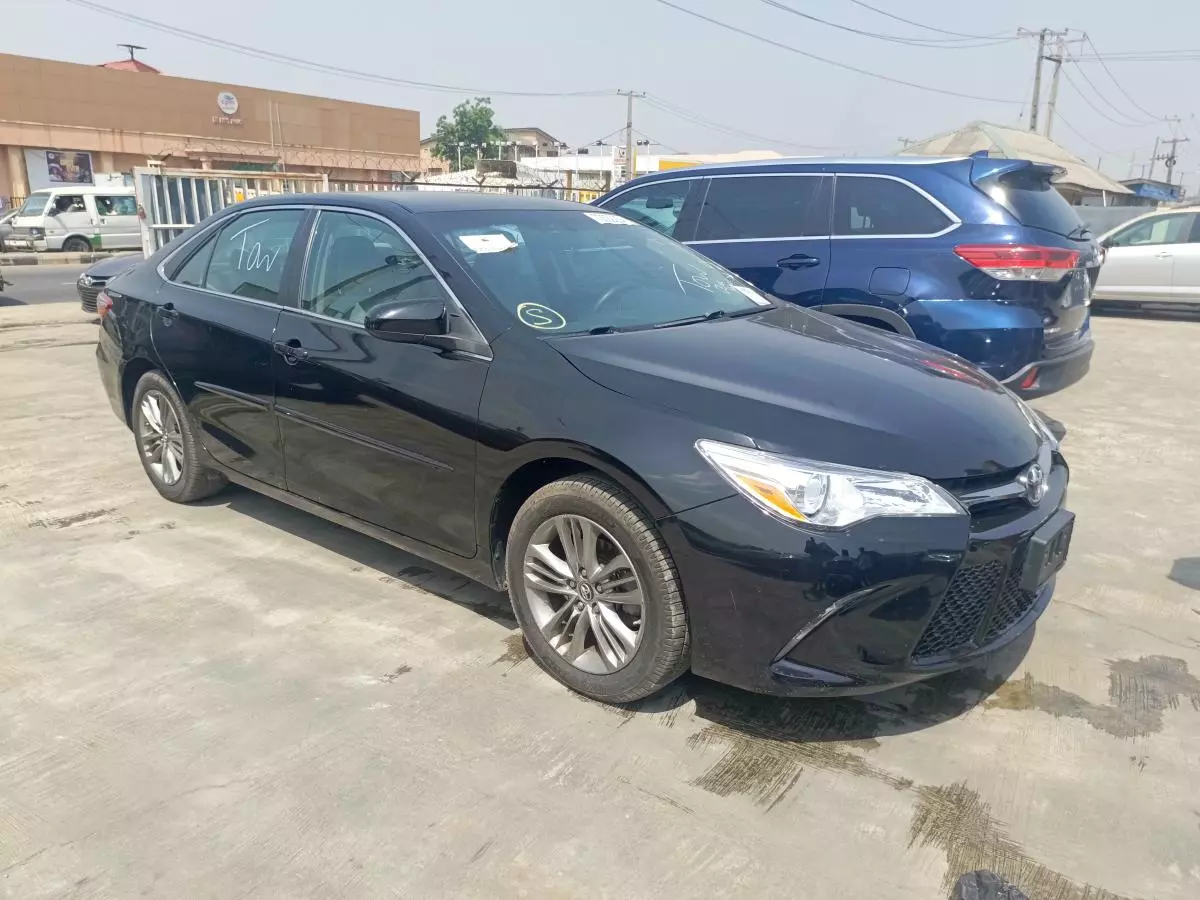 Toyota Camry   - 2017