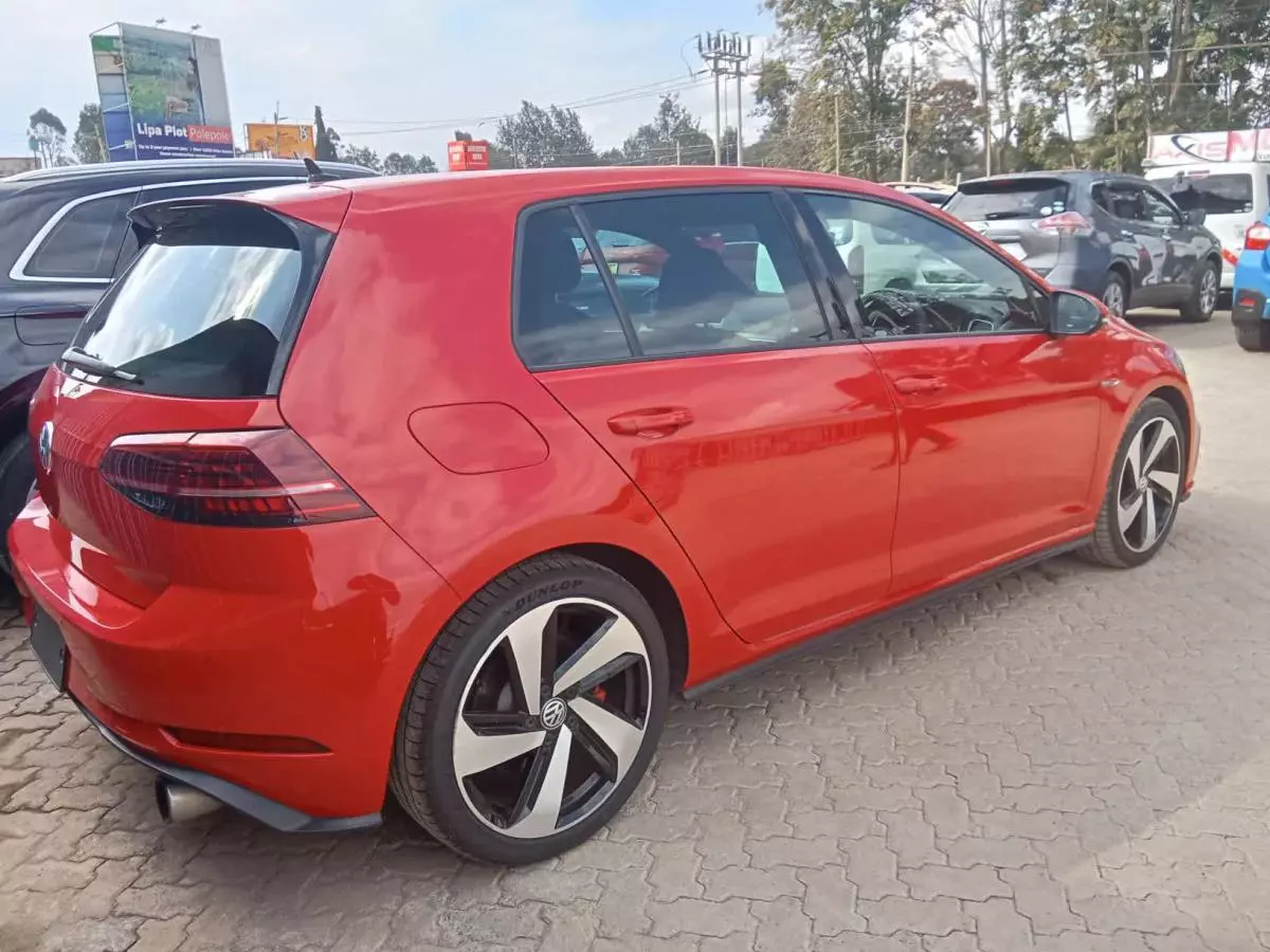 Volkswagen GTI   - 2017