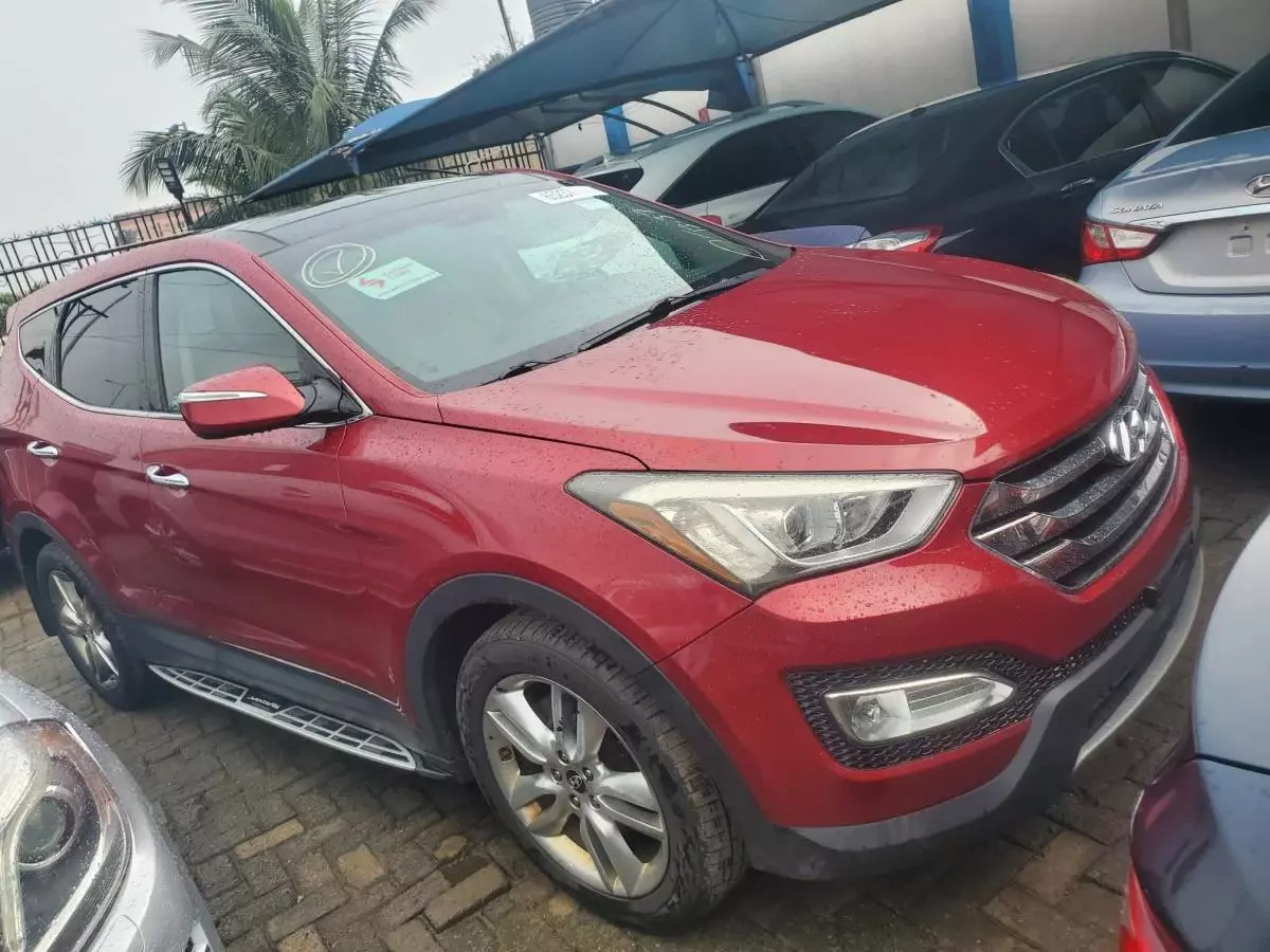 Hyundai Santa Fe   - 2013