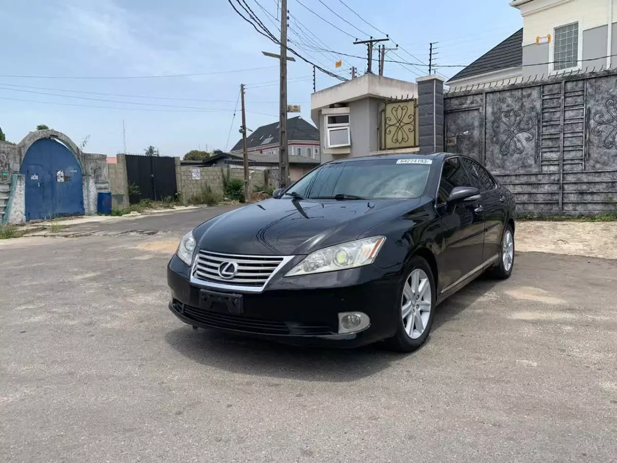 Lexus ES 350   - 2011