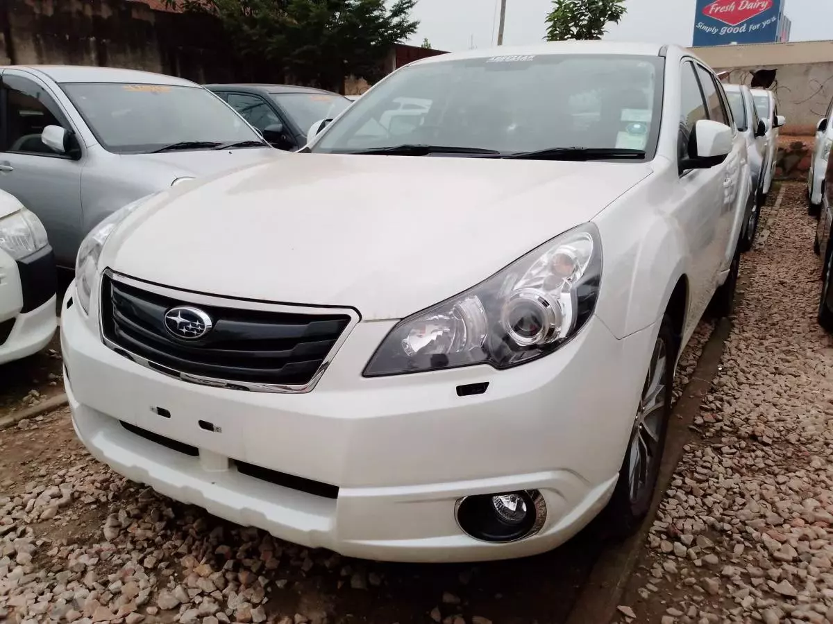 Subaru Outback   - 2010