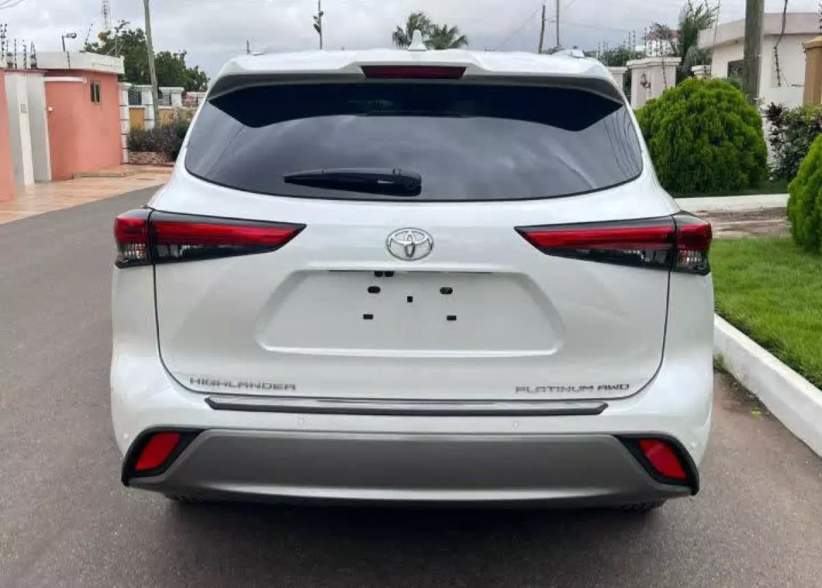 Toyota Highlander   - 2023