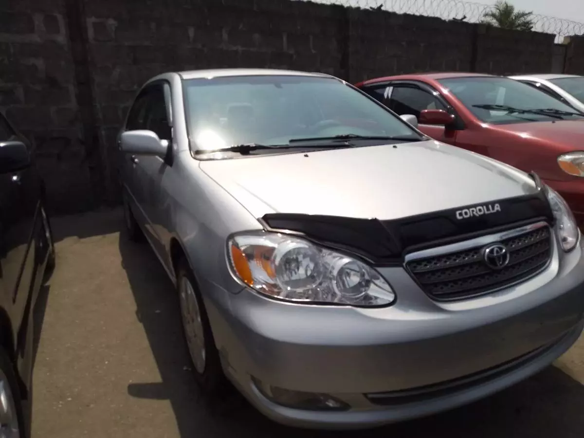 Toyota Corolla - 2005
