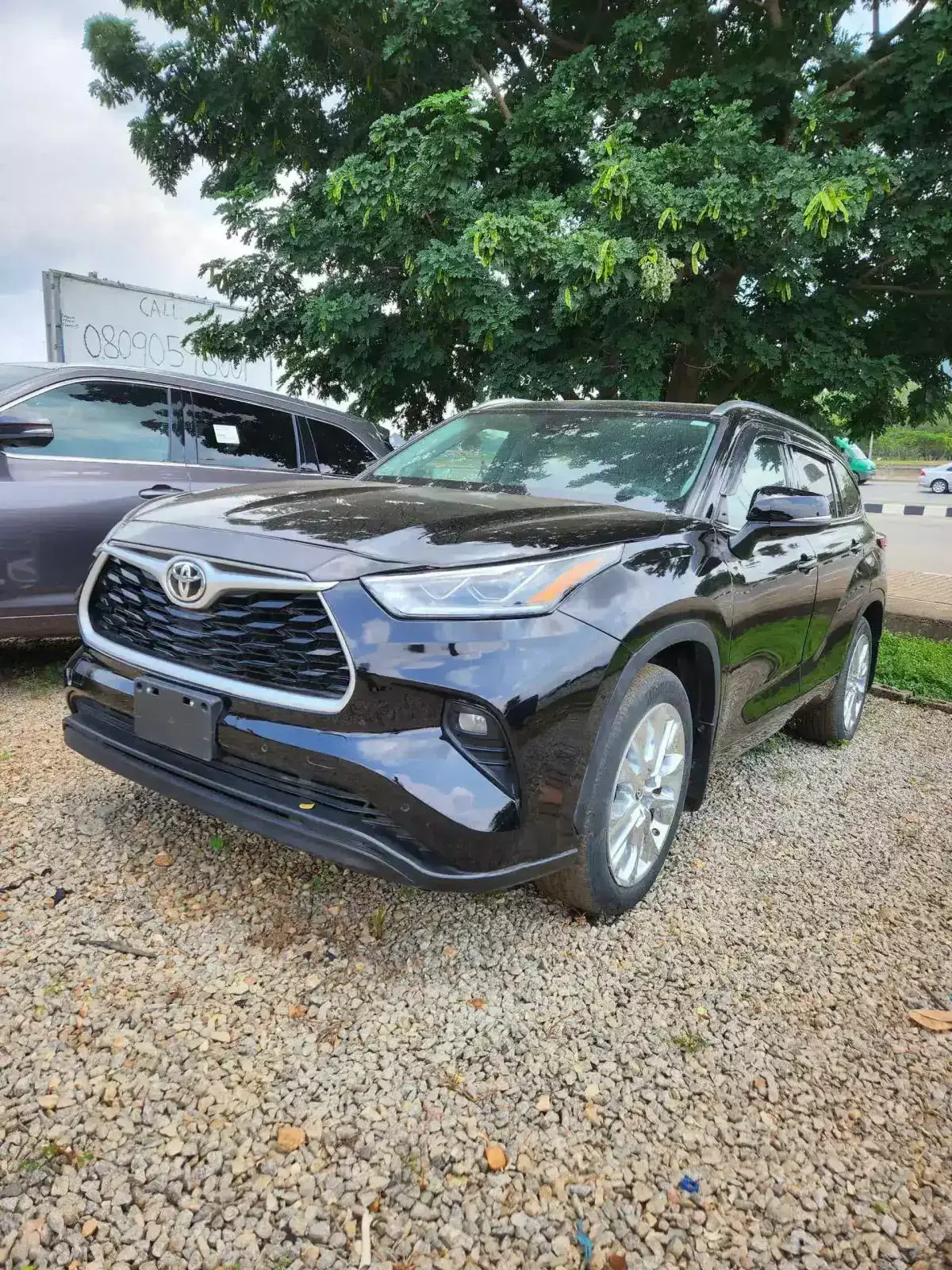 Toyota Highlander   - 2021