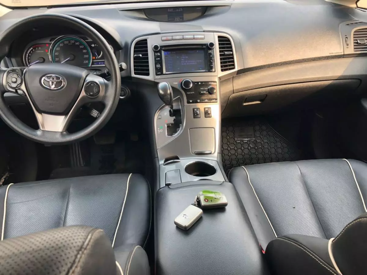 Toyota Venza   - 2014