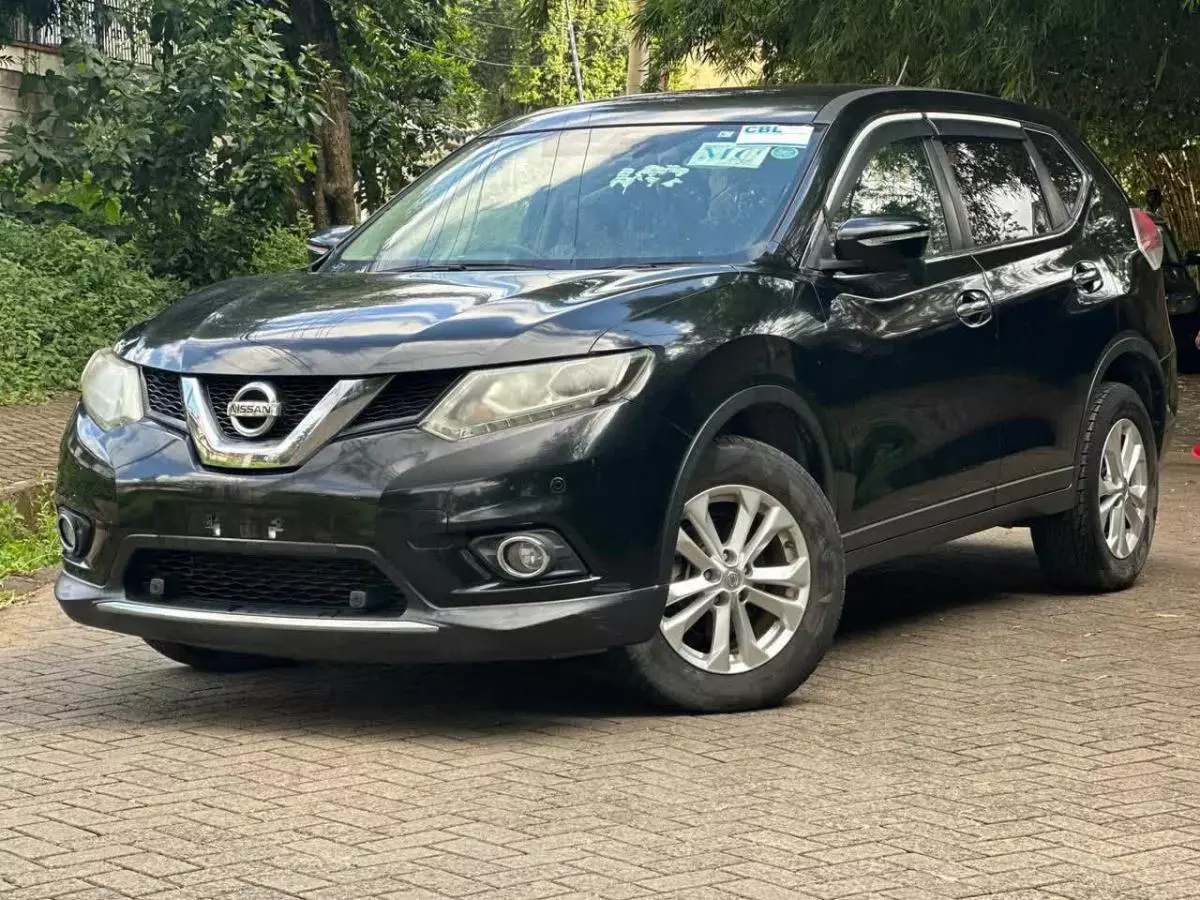 Nissan X-TRAIL   - 2015