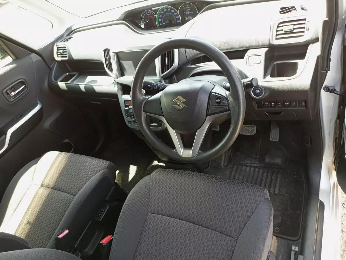 SUZUKI Solio - 2015
