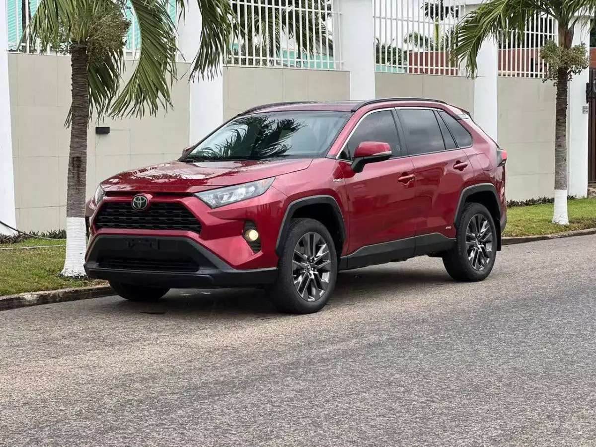 Toyota RAV 4   - 2021