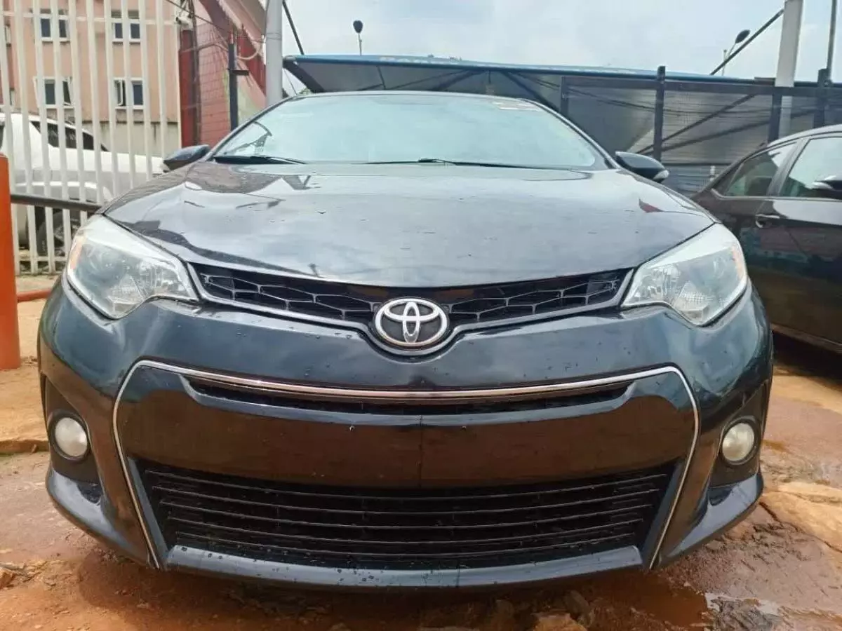 Toyota Corolla   - 2015