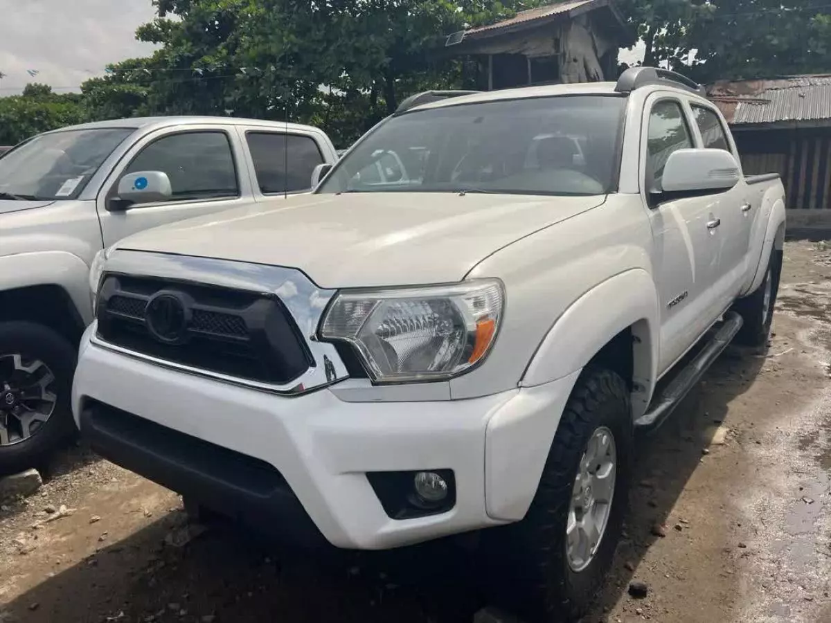 Toyota Tacoma   - 2015