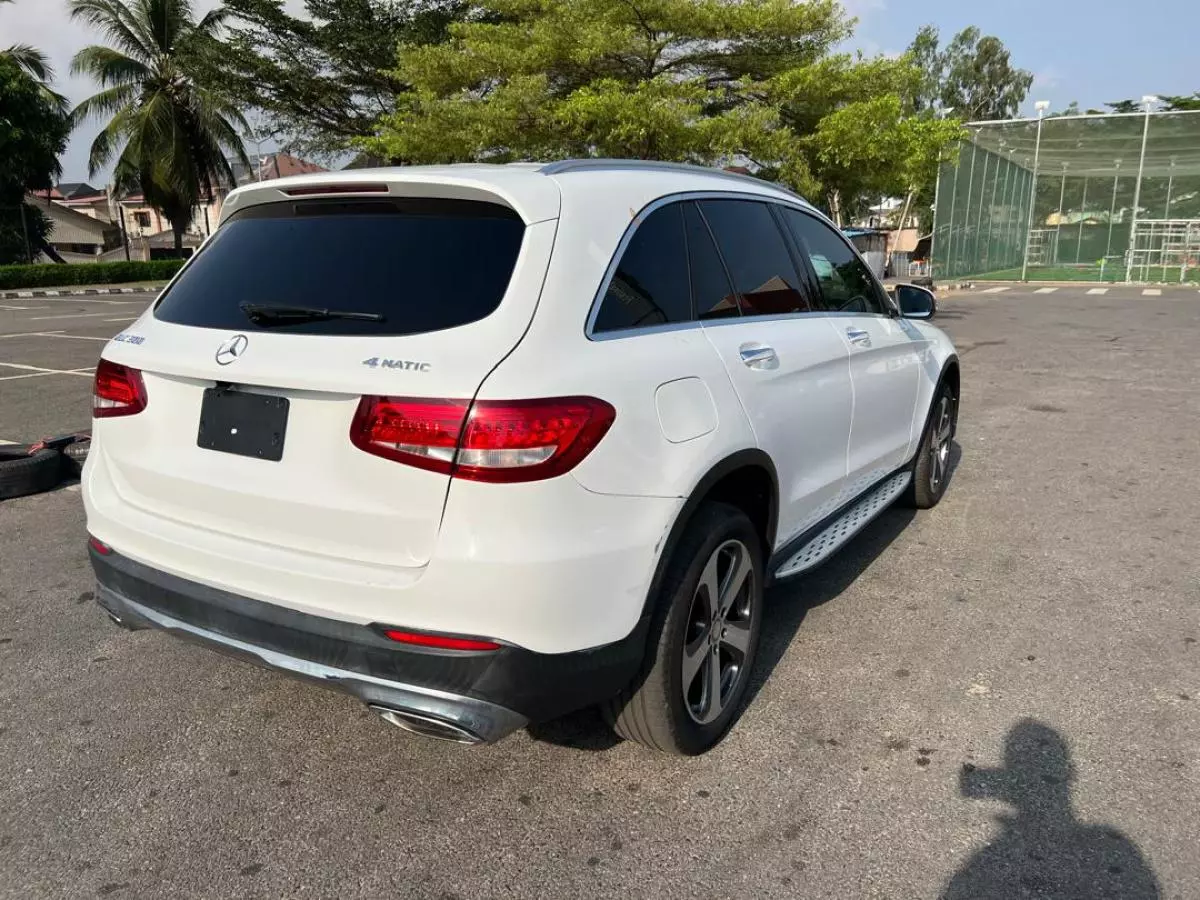 Mercedes-Benz GLC 300   - 2017