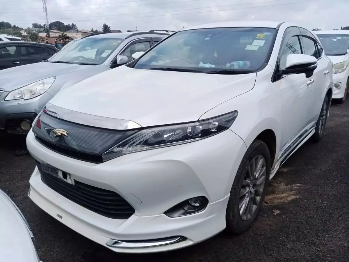 Toyota Harrier   - 2015