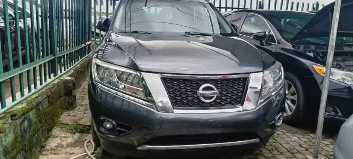 Nissan Pathfinder   - 2013