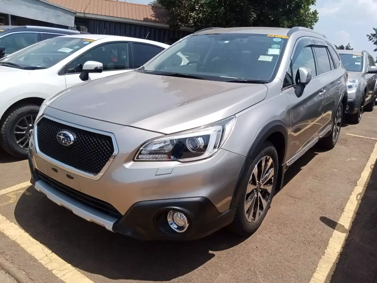 Subaru Outback   - 2016