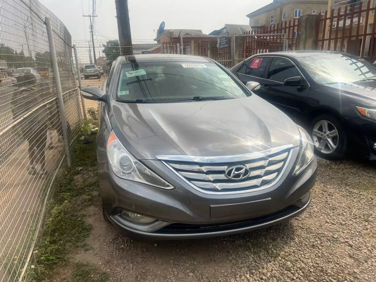 Hyundai Sonata   - 2013