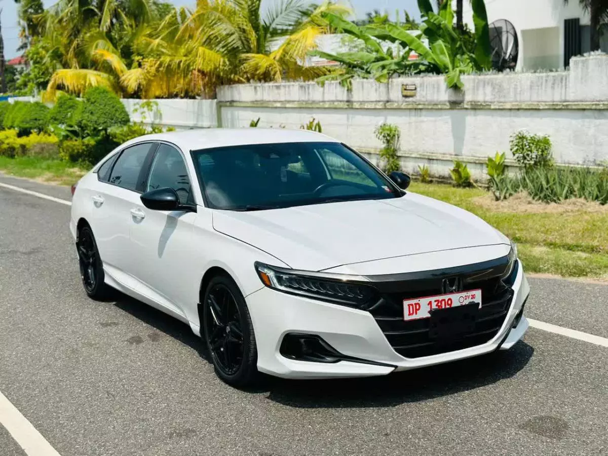 Honda Accord   - 2022