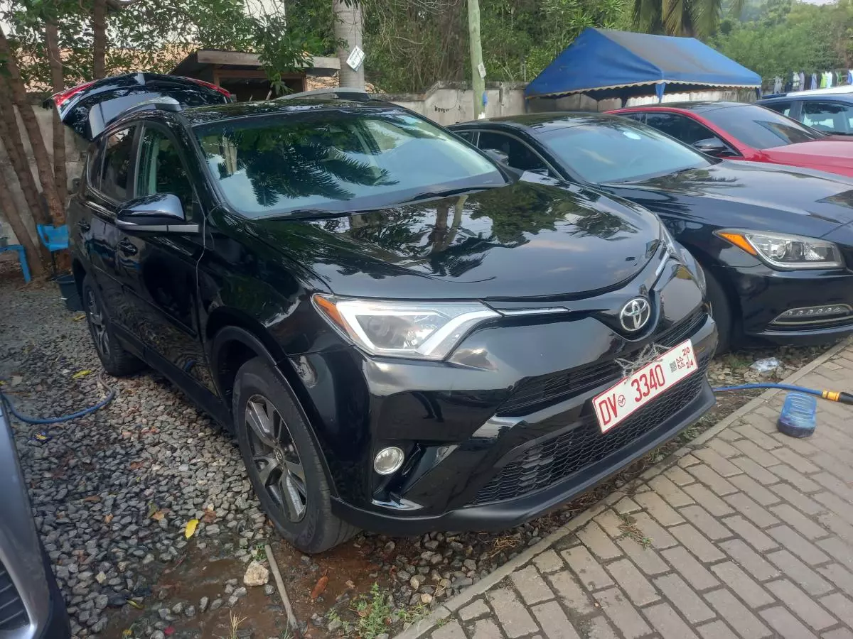 Toyota RAV4   - 2017