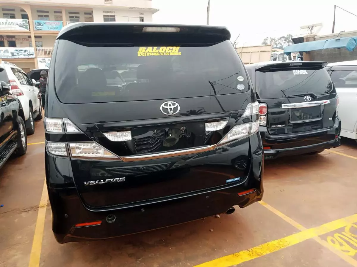Toyota Hiace - 2011