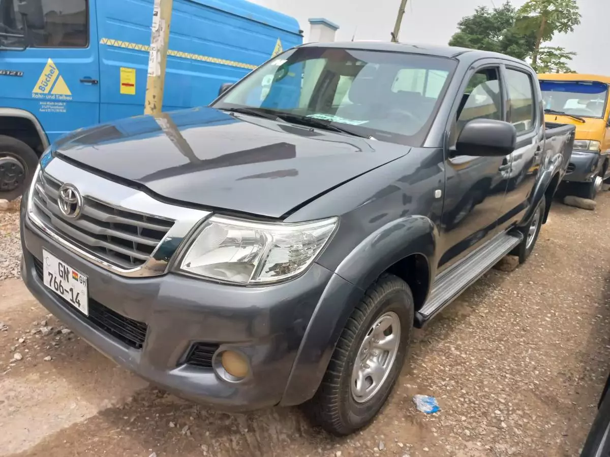 Toyota Hilux  - 2013