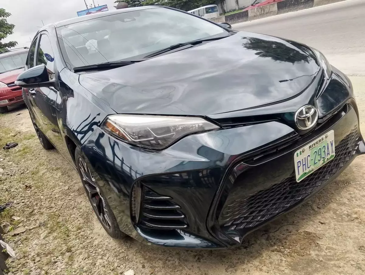 Toyota Corolla   - 2015