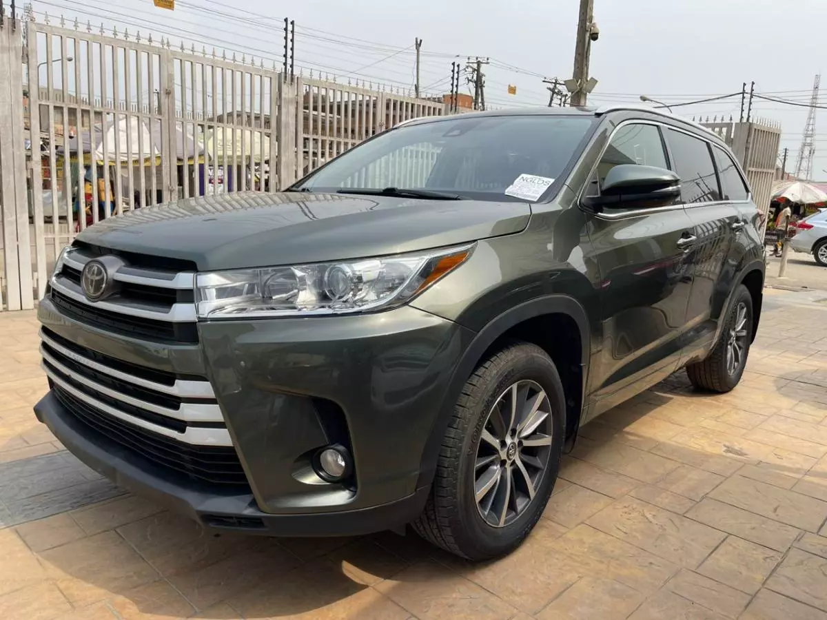 Toyota Highlander   - 2017