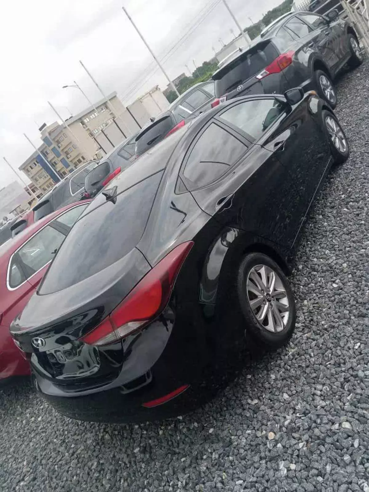 Hyundai Elantra   - 2013