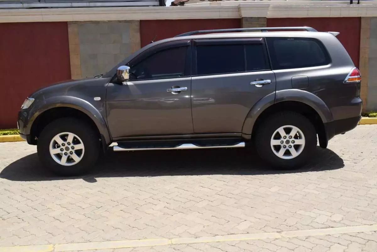 Mitsubishi Pajero Sport - 2010