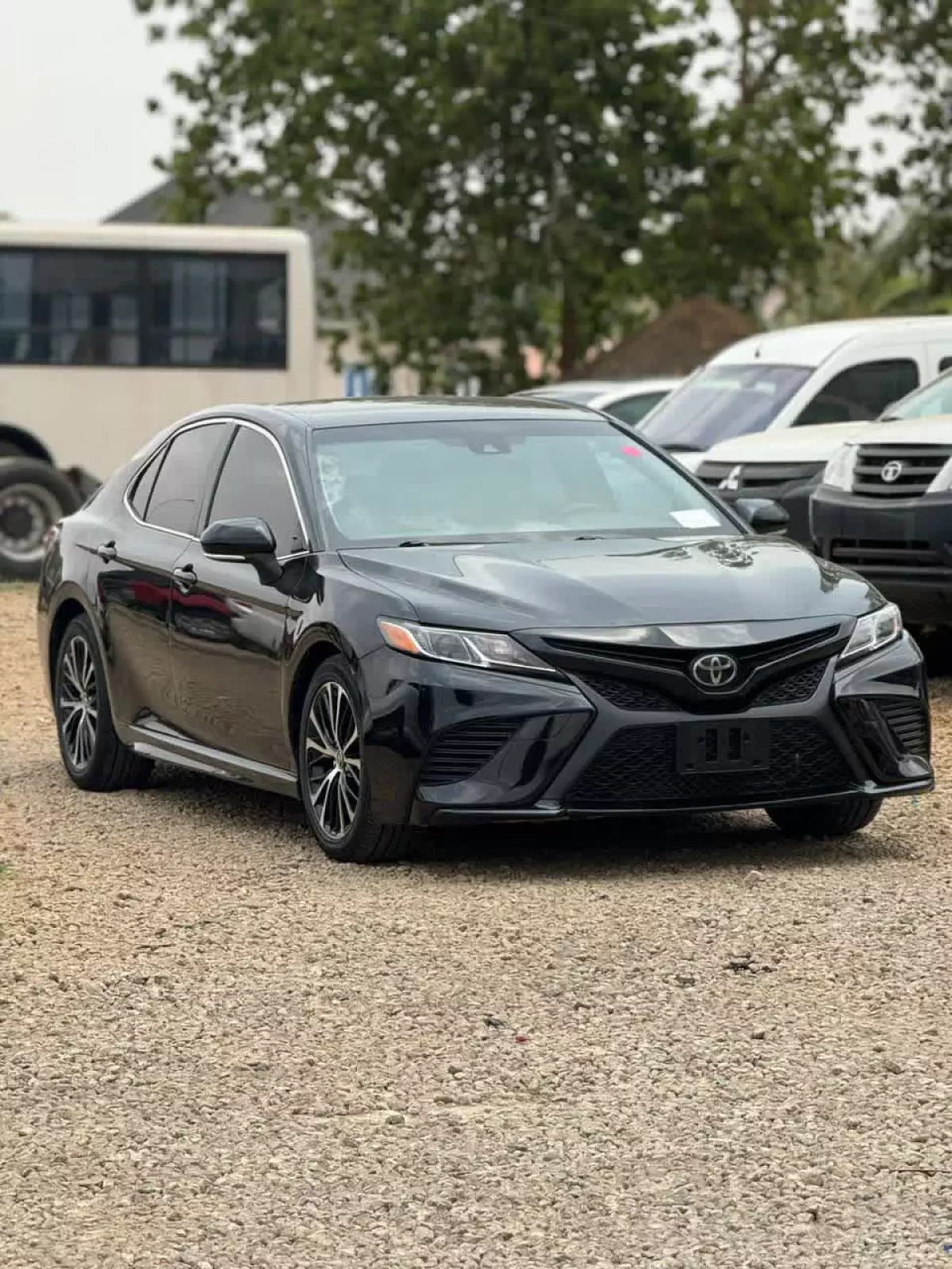 Toyota Camry   - 2018