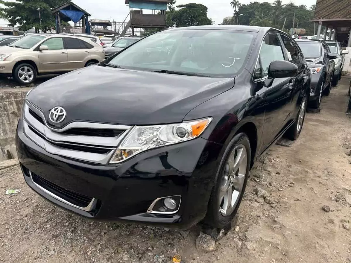 Toyota Venza   - 2011