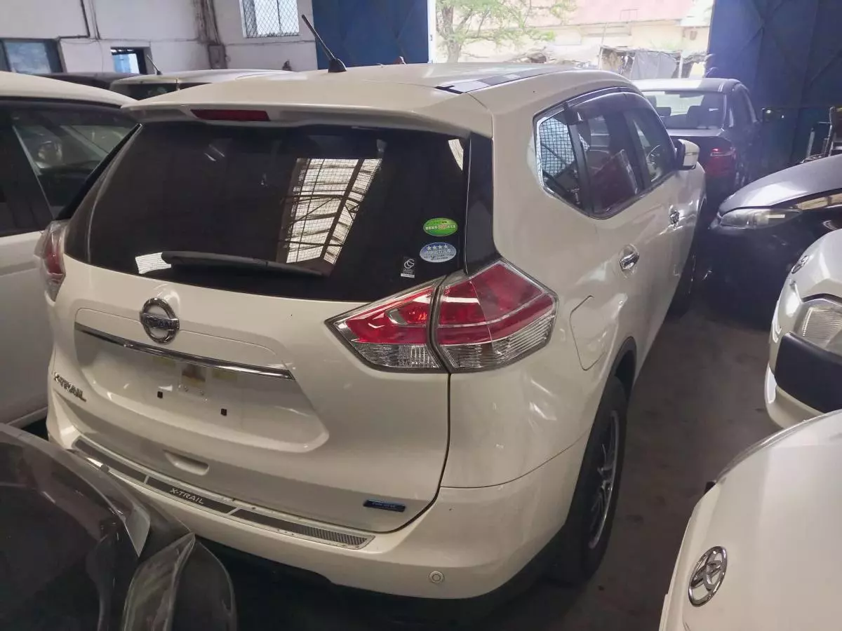Nissan X-Trail - 2015