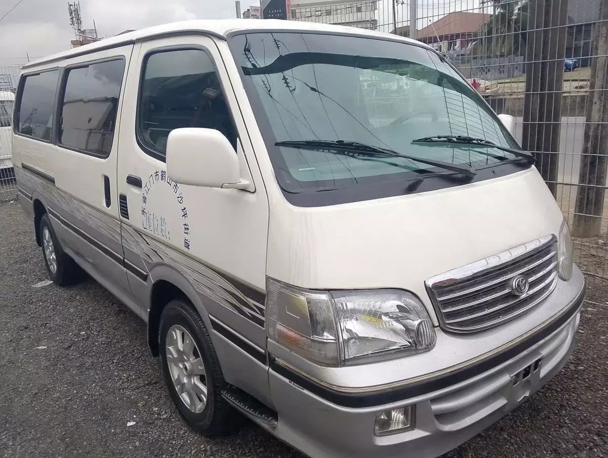 Toyota Hiace   - 2004