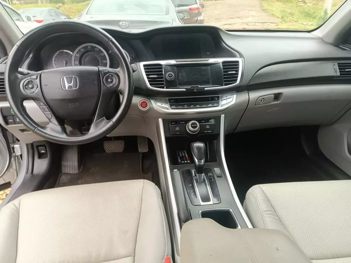Honda Accord - 2015