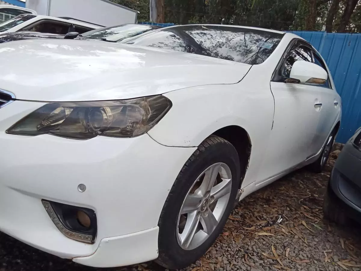 Toyota Mark X   - 2012