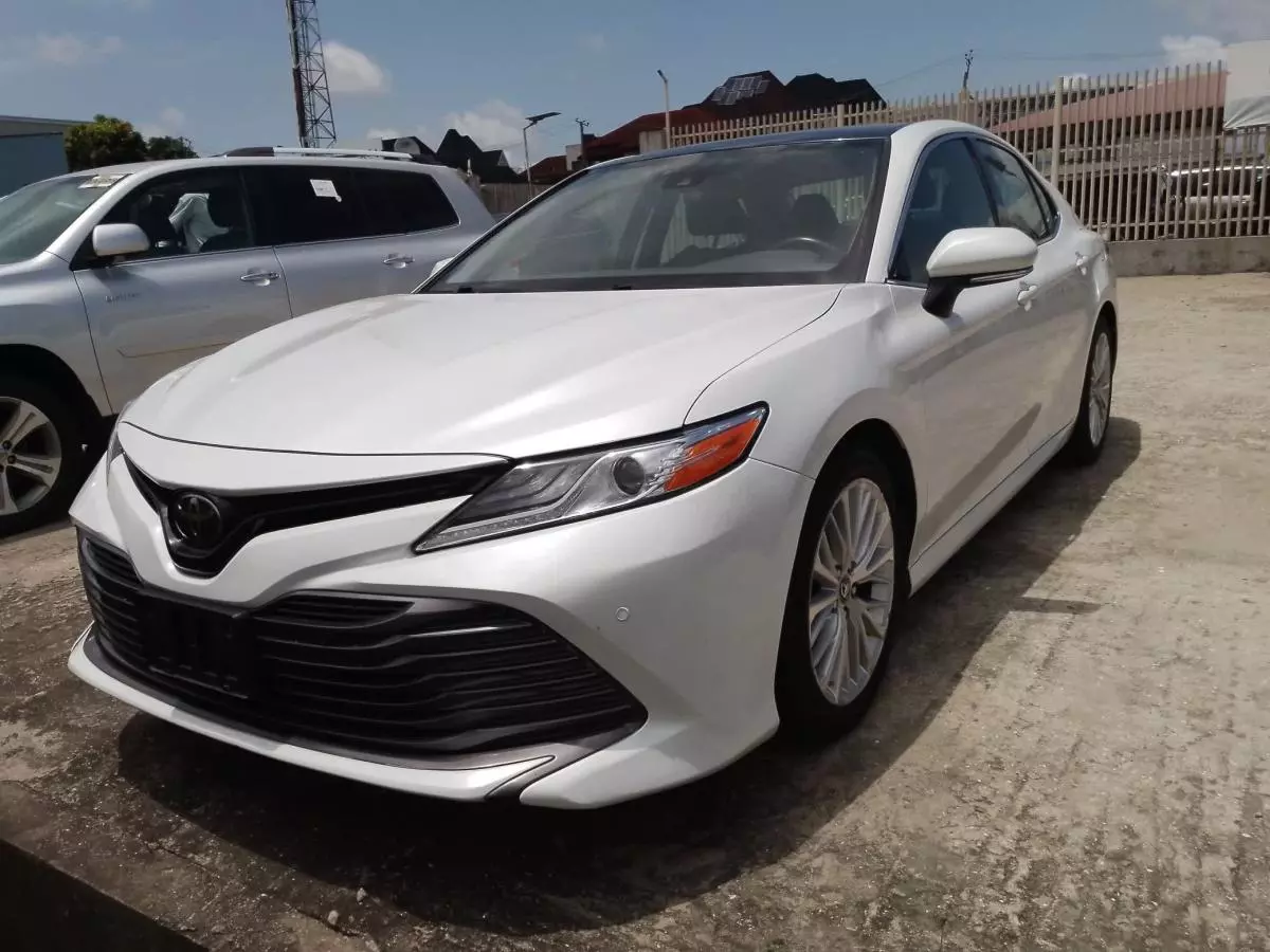 Toyota Camry   - 2018