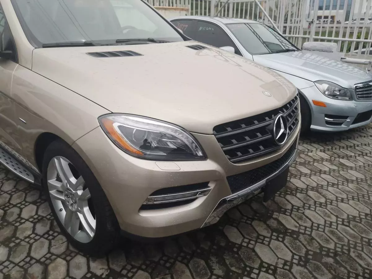 Mercedes-Benz ML 350   - 2012