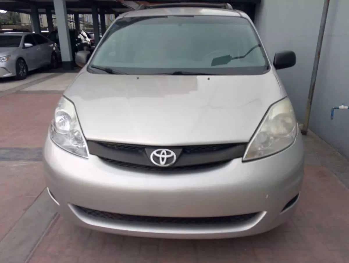 Toyota Sienna   - 2008