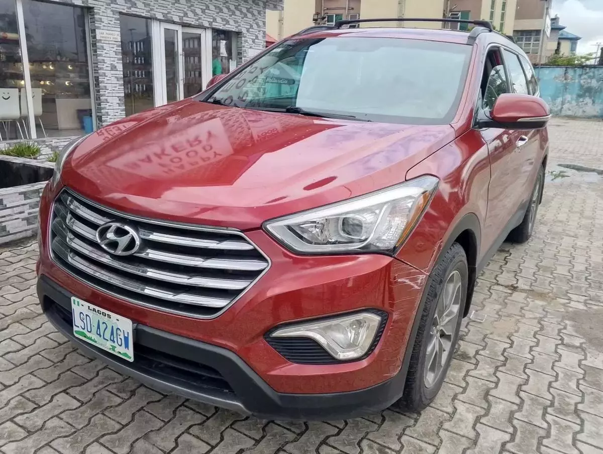 Hyundai Santa Fe   - 2014