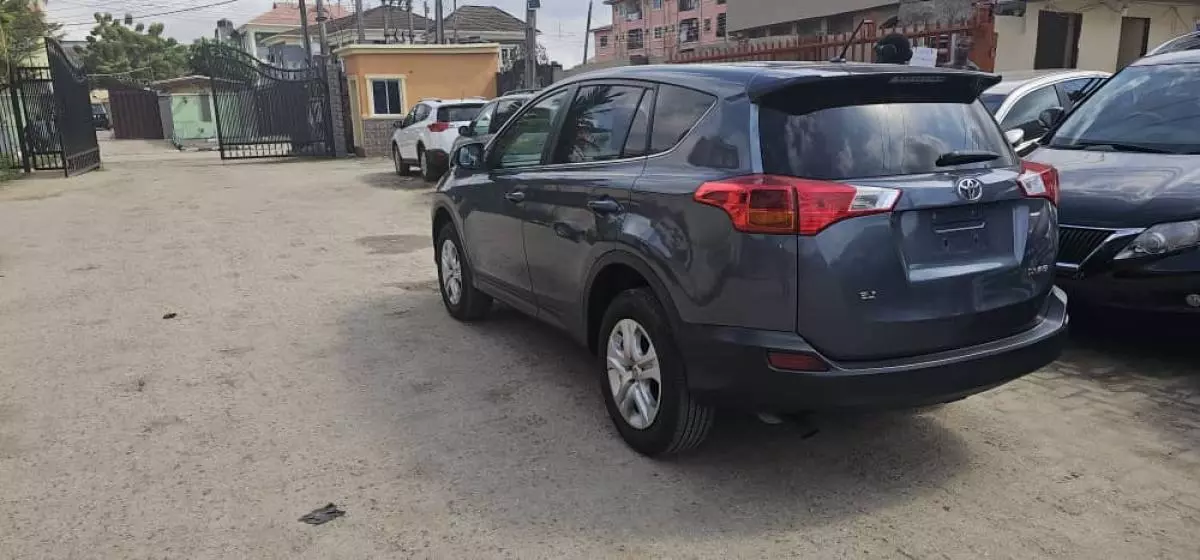 Toyota RAV 4   - 2013