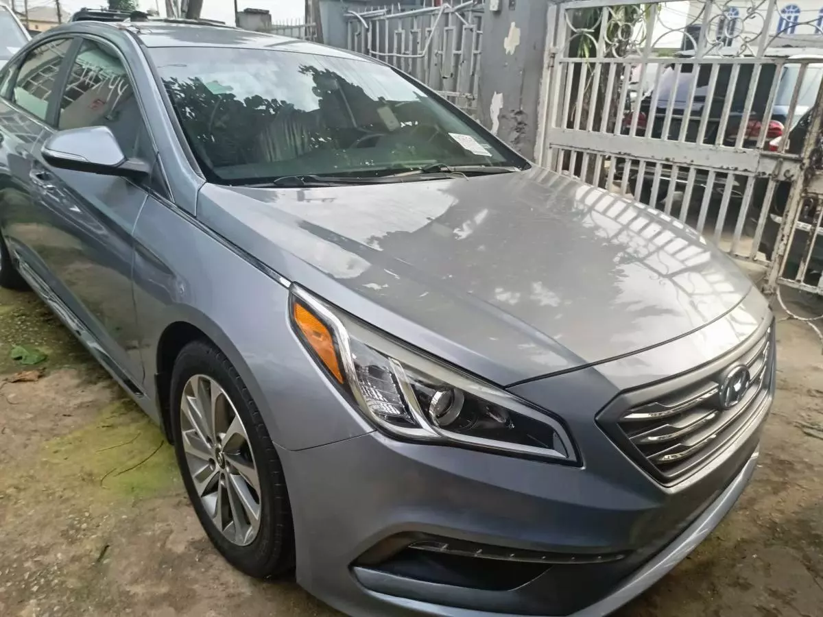 Hyundai Sonata   - 2016