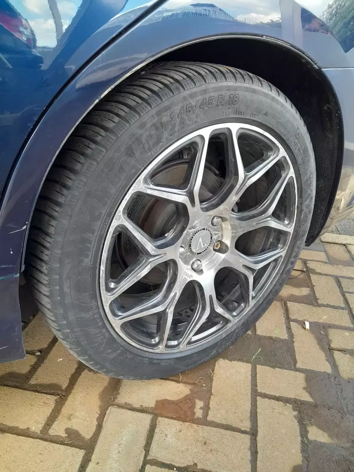 Toyota Crown - 2012
