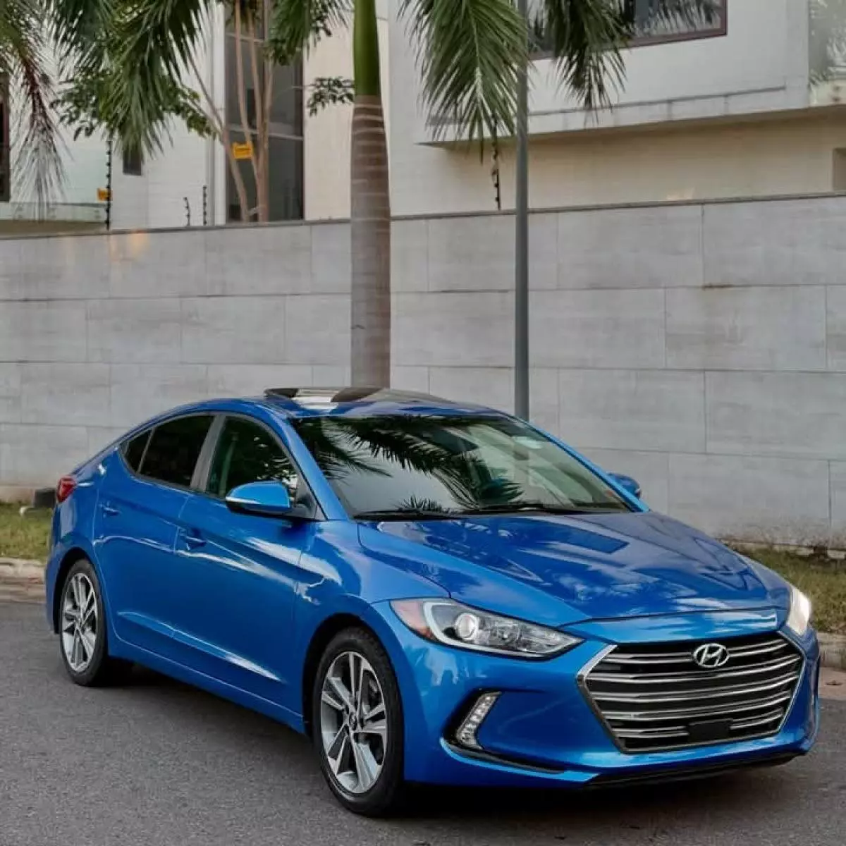 Hyundai Elantra   - 2018